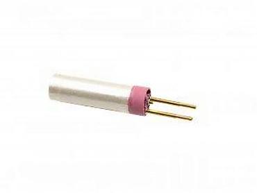 led k9 h7: Miniaturni pankromatski fototranzistor u metalnom kućištu (TO‑46 tip) — 2