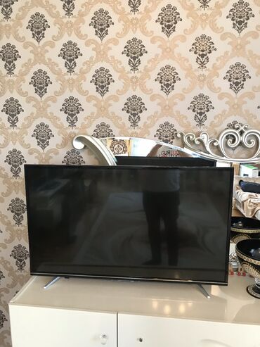 star track led tv: Televizor 105 sm genıs ekran Almaniya brendi Hisense led tv tezeden