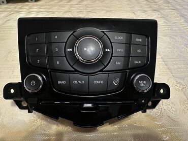 Maqnitofonlar: Chevrolet Cruze sadə monitor