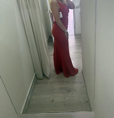 Haljine: Elegantna duga crvena haljina - Model: večernja/maksi haljina uskog — 5