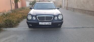 Mercedes-Benz: Mercedes-Benz E 240: 2.4 l | 2000 il Sedan