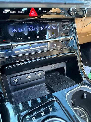 Kia: Kia Carnival: 2020 г., Минивэн — 23