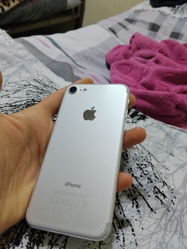 Apple iPhone: IPhone 7, 256 GB, Gümüşü, Barmaq izi — 15