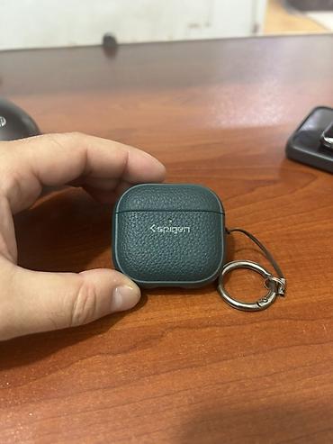 чехлы на аирподс 2: Apple AirPods (2-ci nəsil) simsiz qulaqlıqlar + Spigen qoruyucu keyslə — 3