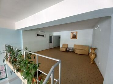 Ofislər: TƏCİLİ SATILIR: Natiq Şahbazov küçəsində, 150 m² sahəsi olan geniş və — 3