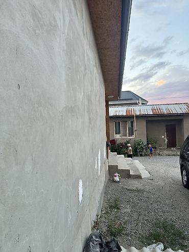 Продажа коттеджей и домов: Собственник!!! Продаю дом в ж/м Ак-Ордо2 по улице Сары-Жаз, Вверх от — 21
