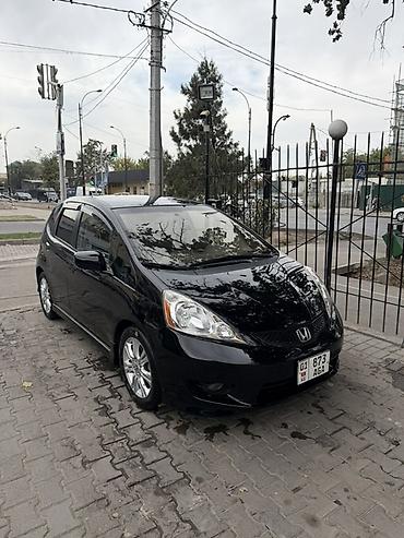 Honda Fit: 2008 г., 1.5 л, Автомат, Бензин, Хэтчбэк