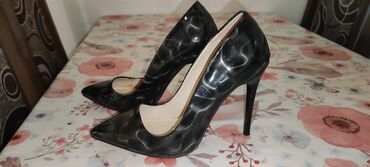 Personal Items: Pumps, 37