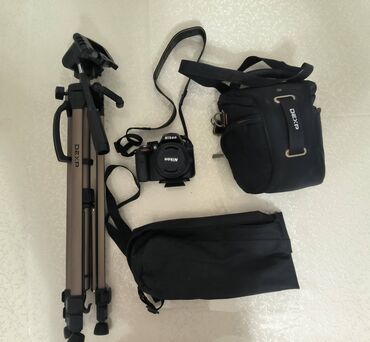 Fotokameralar: Nikon D3300 + 18-55mm obyektiv + Ştativ + Çantalar Tam işlək — 7