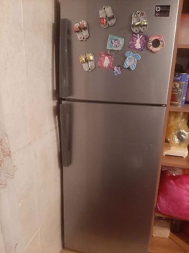 İki qapılı, üstdən donduruculu soyuducu - Rəng: metalik boz (inox