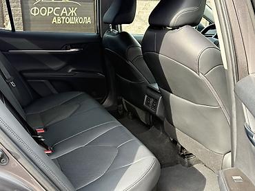 трактор камера: Toyota Camry: 2021 г., 2.5 л, Вариатор, Гибрид, Седан — 9