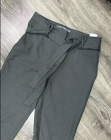 pantalone s: P. S. pantalone, odlične, model sličan (nije isti) ovom na devojci — 2