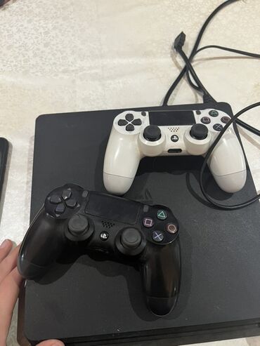автомагнитола с экраном: Heç bir prablemi yoxdu endrim cuzi. 2 arjinal pult içinde 7 oyun gta