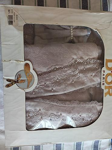 hamam şkafları: 3lu hamam desti95 manata alinib xoncaliq,istifade edilmeyib100 ℅ — 2