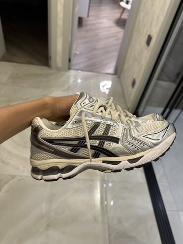 Ботинки: Asics Gel Kayano 14 satılır Cəmi 1 dəfə geyinilib, demək olar ki