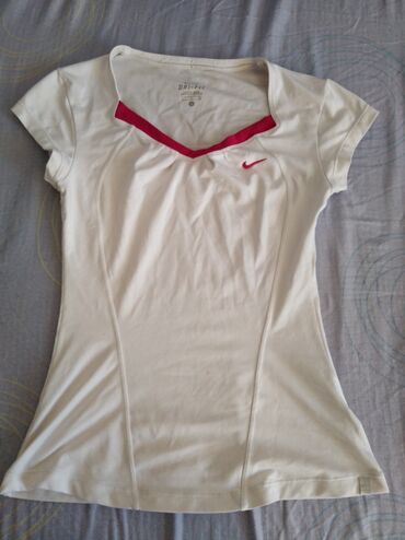 kratke majice i šortsevi za fitnes: Original Nike ženska majica za trening, par puta obučena, S veličina