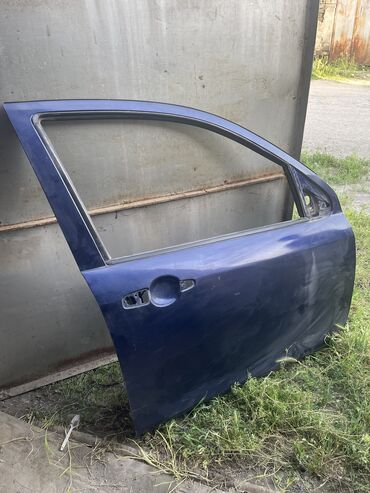 продаю mazda: Передняя правая дверь Mazda 2003 г., Б/у, цвет - Синий,Оригинал