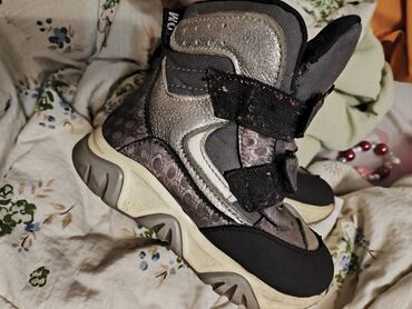 Детская обувь: Детские утеплённые сапожки BOGS размер -25 состояние отличное! вся — 6