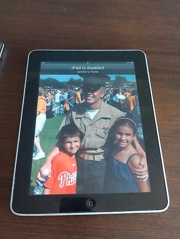Apple iPad: Apple ipad 1 ve 2 - 2 eded hamsi ishlekdi .2de shushe girilib — 2