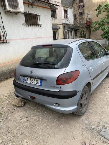 Peugeot: Peugeot 206: 1.4 l. | 2004 έ. | 215000 km. Χάτσμπακ