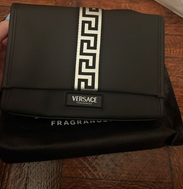 женские маленькие рюкзаки: Əl çantası, Versace