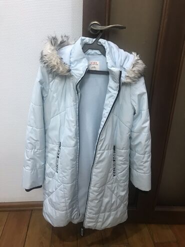 пальто 52: Пальто весенне осенне девочку 8-12 лет Турция в отличном состоянии