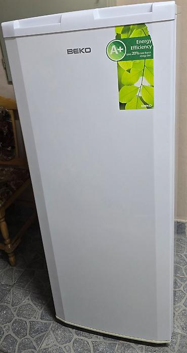 Frizider Beko u dobrom i ispravnom stanju, radi.   Visina:134cm