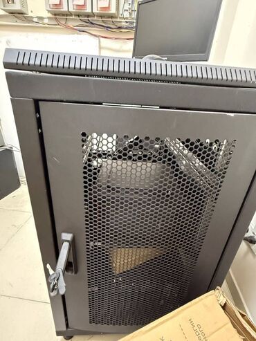 серверы 8 x 146 гб: ПРОДАЕТСЯ!!! 📌 Продаются серверные компьютеры Продаются серверы в