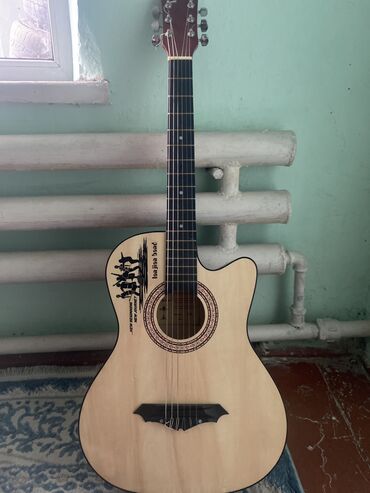 гитара за 2000: Бишкек