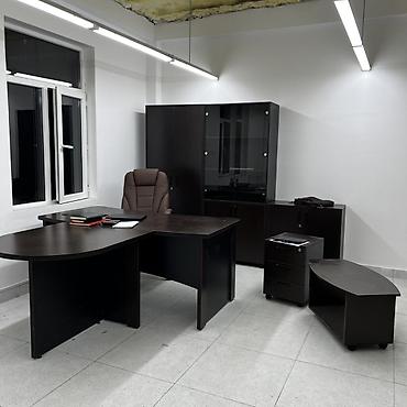 study table: Предлагается комплект офисной мебели, выполненный в темно-коричневом — 8
