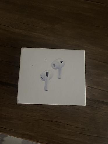 Qulaqcıqlar: Apple AirPods Pro (MagSafe şarj qutusu ilə) Xüsusiyyətlər: - Aktiv — 1