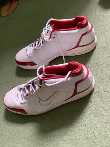 gumene cizme za odrasle: Na prodaju Nike Force patike polu duboke za košarku.Dimenzije :52/36cm