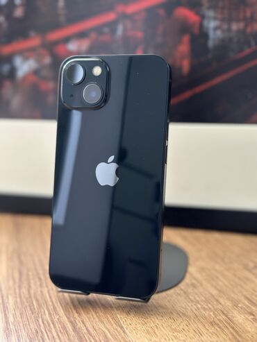 Apple iPhone: IPhone 13, Б/у, 128 ГБ, Midnight, Защитное стекло, Чехол, 85 %
