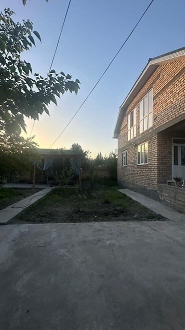 Продажа коттеджей и домов: Продается двухэтажный кирпичный дом. Дом построен из качественного at lalafo.kg — 3 Продажа коттеджей и домов: Продается двухэтажный кирпичный дом. Дом построен из качественного — 3