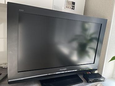 телевизор panasonic: Телевизор Panasonic VIERA, диагональ около 32–37". Классический — 3