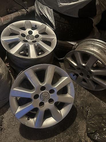 кубат: Литые Диски R 16 Toyota, Комплект, отверстий - 5, Б/у — 3