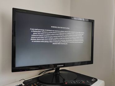 Monitori: Samsung HDTV monitor 27" Prodajem samsung HDTV monitor T27A300 — 7