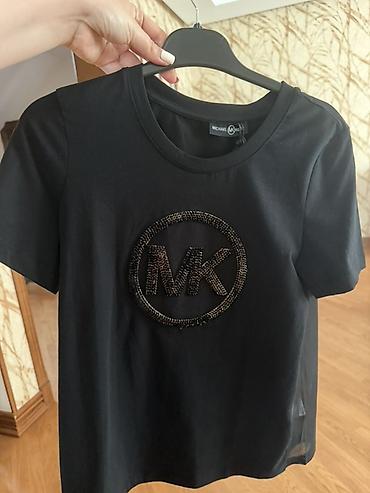 mayka turkce: Qadın qara və tünd göy qısaqol T-shirt kolleksiyası Ümumi — 9