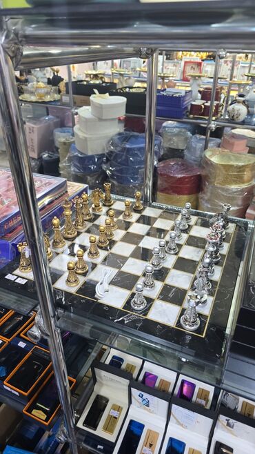 Futlyarlar, çexollar: Sahmatlar.muxtelif.
 yenidir.qiymetler ferqlıdir — 15