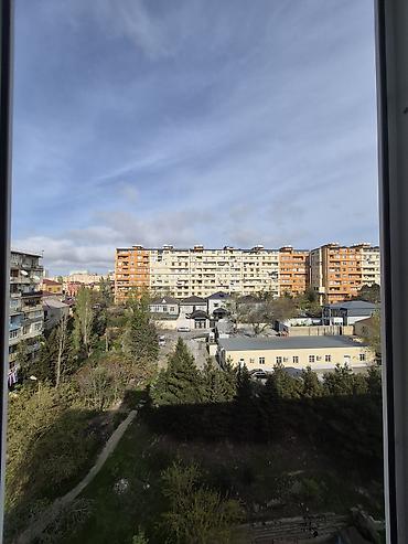 puf satisi: 3otaqli leninqrad tipli yaxsi temirli ev satilir.9cu mertebede — 8