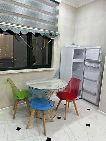 qara qarayev: Nizami rayonu, Qara Qarayev metrosunun çıxışı, yeni tikili, 19 — 7
