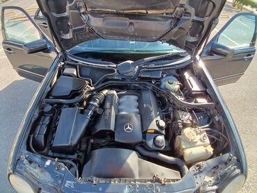 Mercedes-Benz: Mercedes-Benz E-Class: 2.8 l | 1998 il Sedan — 11