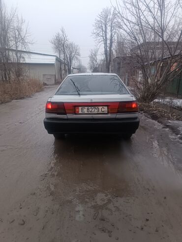 Mazda: Mazda 626: 1990 г., 2 л, Механика, Бензин, Хэтчбэк