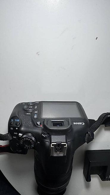 Фотоаппараты: Зеркальная камера Canon EOS 2000D с комплектом аксессуаров. Состав — 10