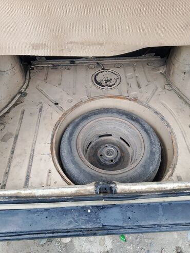 Volkswagen: Volkswagen Passat: 1986 г., 1.6 л, Бензин, Хэтчбэк — 7