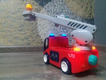 Oyuncaqlar: Uşaq üçün oyuncaq avtomobil və texnika dəsti Tərkib: - Qırmızı rəngli — 15