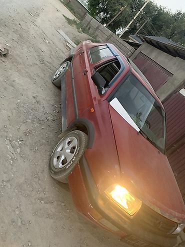интересует: Volkswagen Vento: 1995 г., 1.8 л, Механика, Бензин, Седан — 1