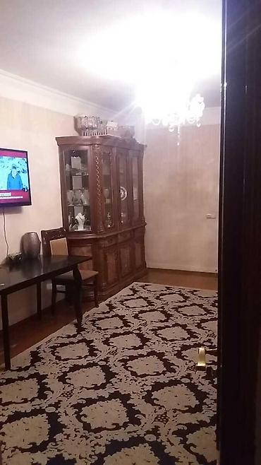 heyet evi bine: Bakı, 8-ci kilometr, 5 otaqlı, Köhnə tikili, m. Xalqlar Dostluğu, 120 kv. m — 5
