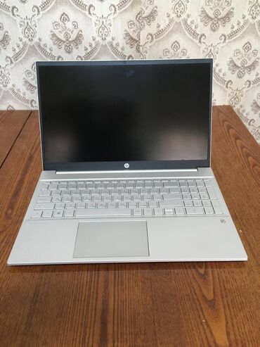 Masaüstü kompüterlər və iş stansiyaları: Yeni HP Pavilion, 15.6 ", Intel Core i3, 256 GB, Ünvandan götürmə, Ödənişli çatdırılma, Rayonlara çatdırılma