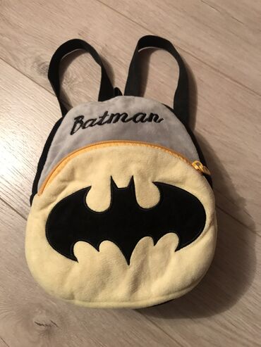 Другие товары для детей: Продаю детский рюкзачок «Бэтмен» в идеальном состоянии, велюр, размер